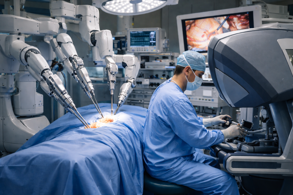 Chirurgien utilisant une assistance robotique pour une opération délicate
